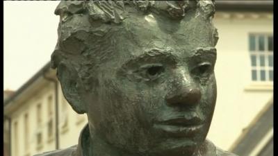 Dylan Thomas bust