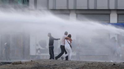 Water cannon used in Istanbul