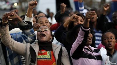 A group of Pretoria residents sing for Nelson Mandela