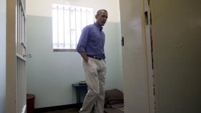 US President Barack Obama in Nelson Mandela's old cell