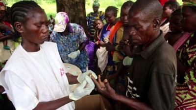 A Doctor from MSF treats a patient in the Central African Republic