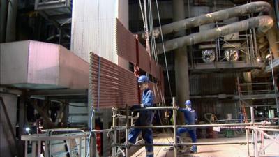 Workers in Longannet power station