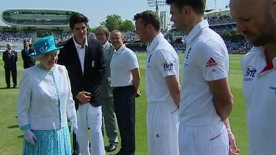 The Queen visits Lords and meets players