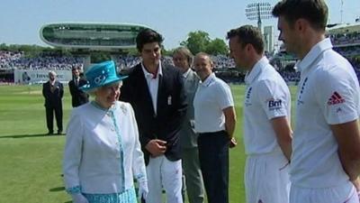 The Queen visits Lords and meets players