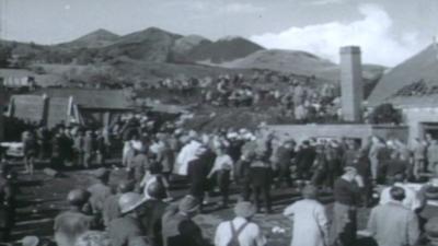 Rescuers at Aberfan in 1966