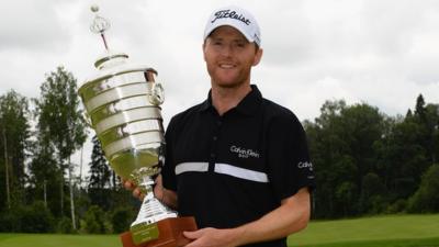 Michael Hoey with the Russian Open trophy