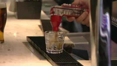 Norfolk police are asking for pubs and clubs in Norwich to stop serving alcohol after 03:00