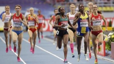 Abeba Aregawi wins the 1500m