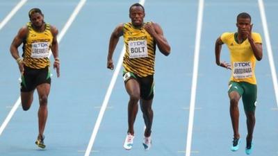 Usain Bolt wins his 200m semi