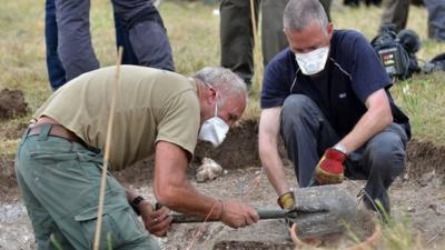 Work at the dig