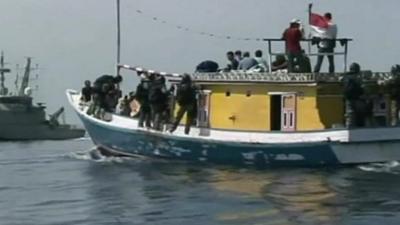 Boat carrying asylum seekers