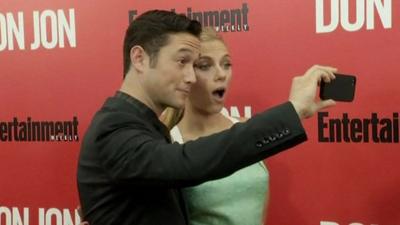 Joseph Gordon-Levitt and Scarlett Johansson