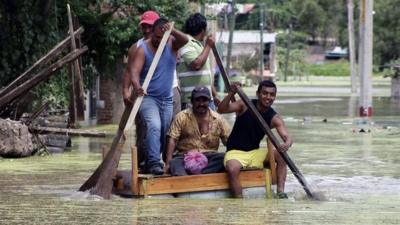 People on a raft in Guerrero state