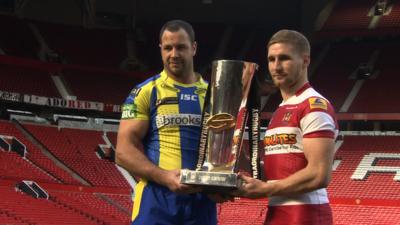 Sam Tomkins and Adrian Morley holding Super League trophy