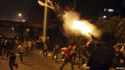 Troop fires gun in Cairo