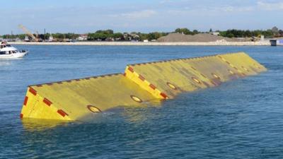 Venice's new mobile seawalls