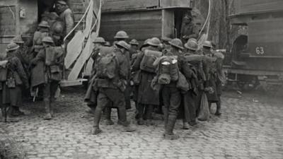 British troops boarding modified B-type LGOC buses at Arras, France, 1917