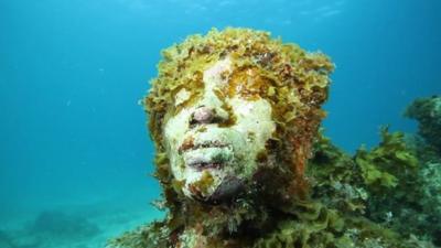 Underwater scuplture