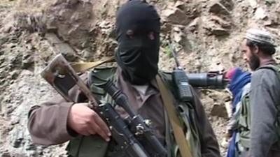 A masked Taliban gunman