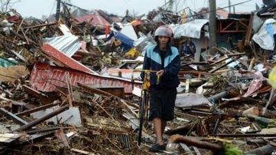 Typhoon Haiyan: Aftermath - a lone man