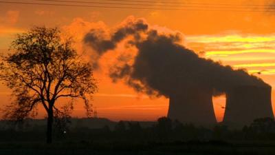 Power station cooling towers