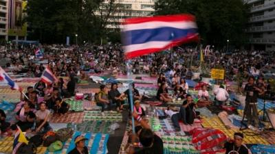 Anti-government Protesters Occupy Government Ministries