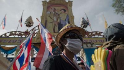 Protesters leave Thai army HQ