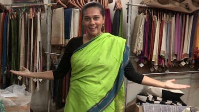 How to wear a sari