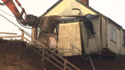 Demolition of Happisburgh bungalow