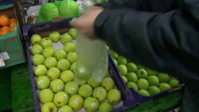 Apples on a market stall