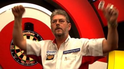 Martin 'Wolfie' Adams whitewashes three-time runner-up Tony 'Silverback' O'Shea in the first round of the BDO World Championship.