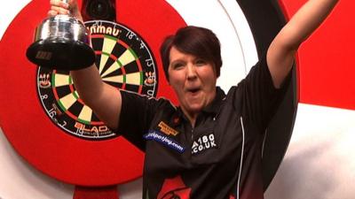 Lisa Ashton wins the 2014 BDO World Darts Women's Championship.