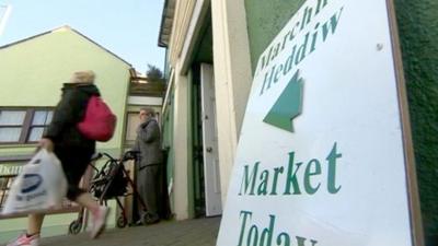 Sign outside Fishguard market