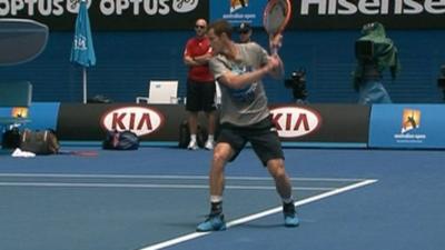 Video feature - Andy Murray prepares in Melbourne heat