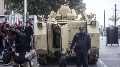 Egyptian security forces near Cairos Tahrir Square