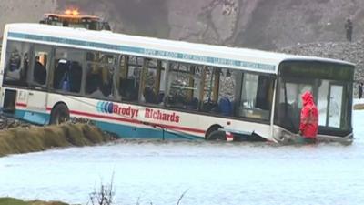 Bus crashed into lake