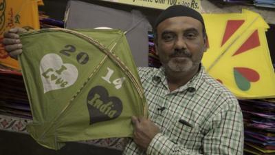 Kite-maker, Rajuhbai