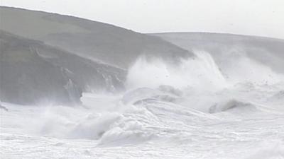 Waves in Porthleven