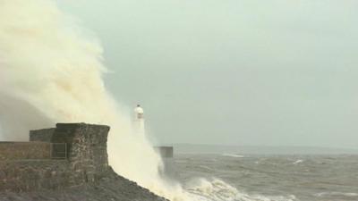 Wave at Porthcawl