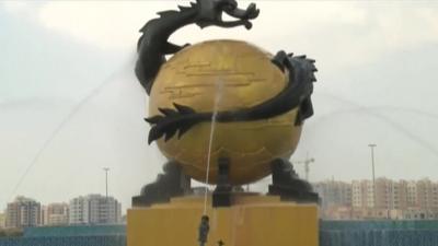 Dragon symbol outside Dubai mall