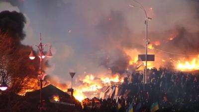 Protesters and fires in Independence Square, Kiev