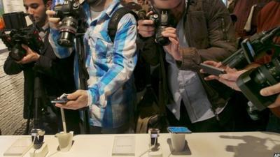 Photographers around the new Galaxy smartphone