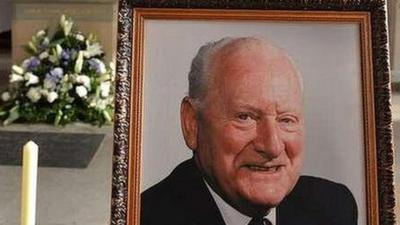 Image of Sir Tom Finney in the Minster