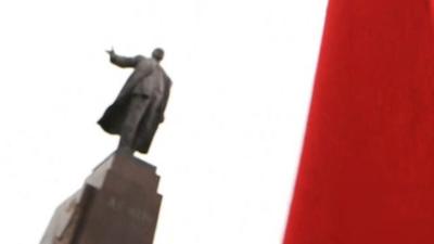 Lenin statue