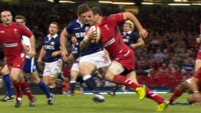 Roberts scores magnificent try for Wales