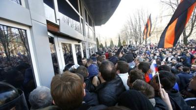 Pro-Russia demonstrators in Donetsk stormed the local offices of the national security service