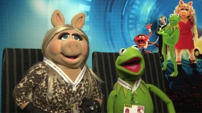 Miss Piggy and Kermit