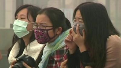 Shanghai women in masks