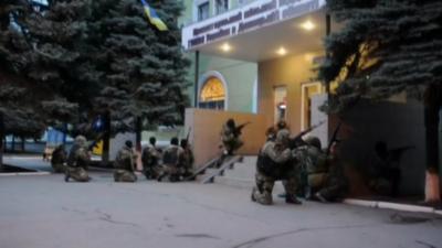 Militants storm Kramatorsk police headquarters