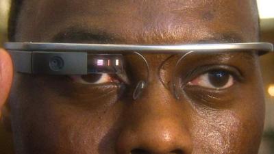 A Virgin Atlantic employee using Google Glass